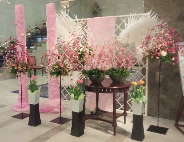 都内ホテルの装飾を担当させていただきました 花 花束の当日配達は花急便へ 花キューピット加盟店